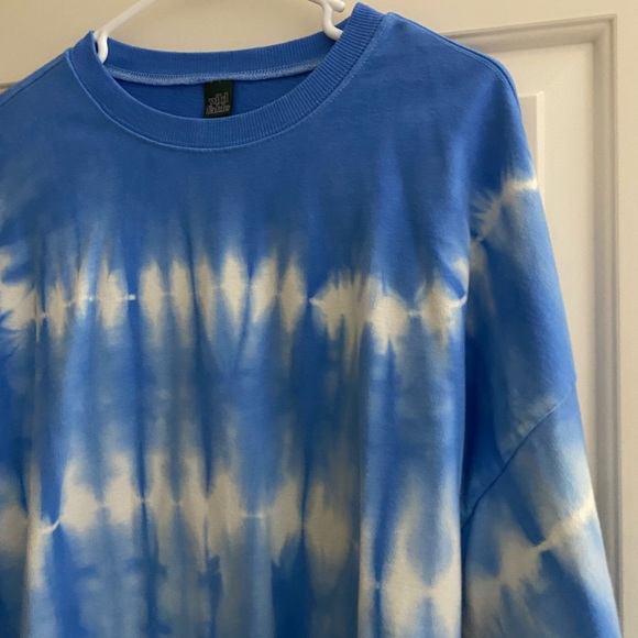 Tie-Dye Blue and White Crewneck - Picture 6 of 6
